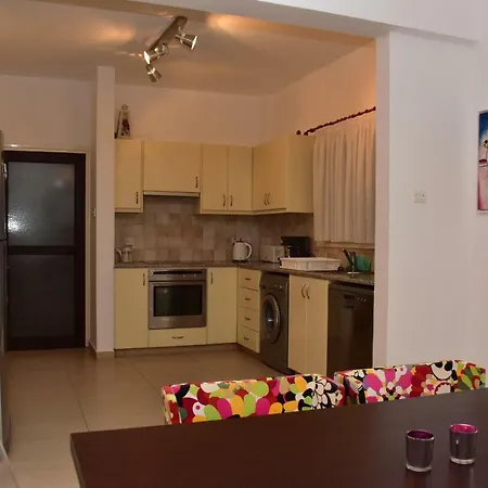 Limni Pool House * בורוקליני