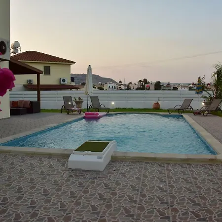 Villa Limni Pool House *