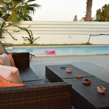 Limni Pool House וילה