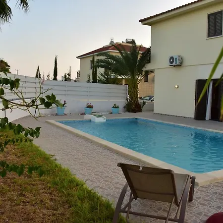 וילה Limni Pool House בורוקליני
