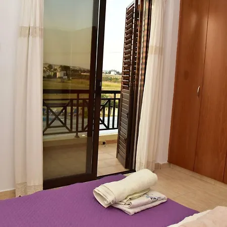 וילה Limni Pool House בורוקליני